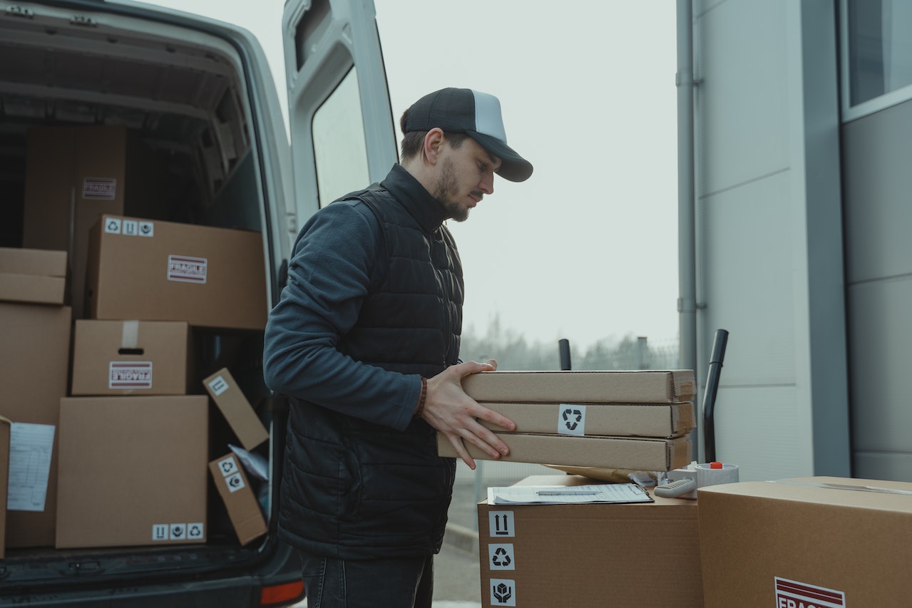 courier overloading van